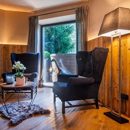 Hotel Montchalet Ortisei