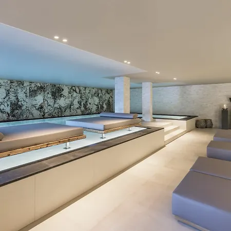 Hotel Montchalet 5*